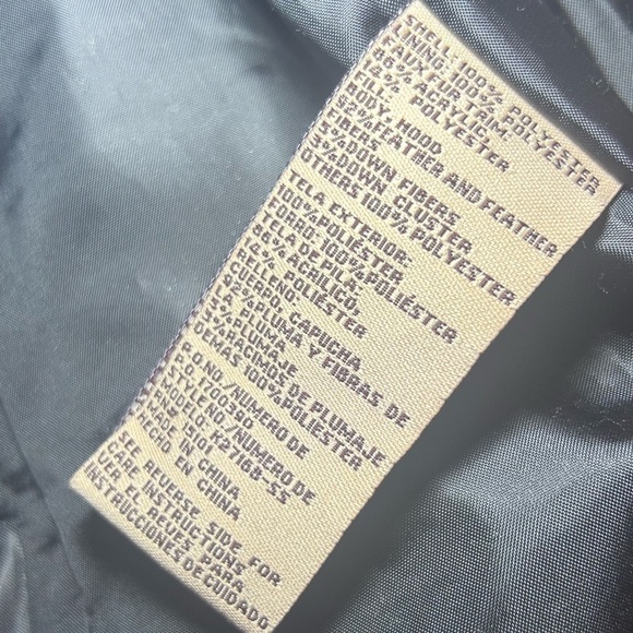 VINTAGE Mudd Red Puffer Jacket with Detachable Faux Fur Hood, Y2K, medium - Picture 4 of 11